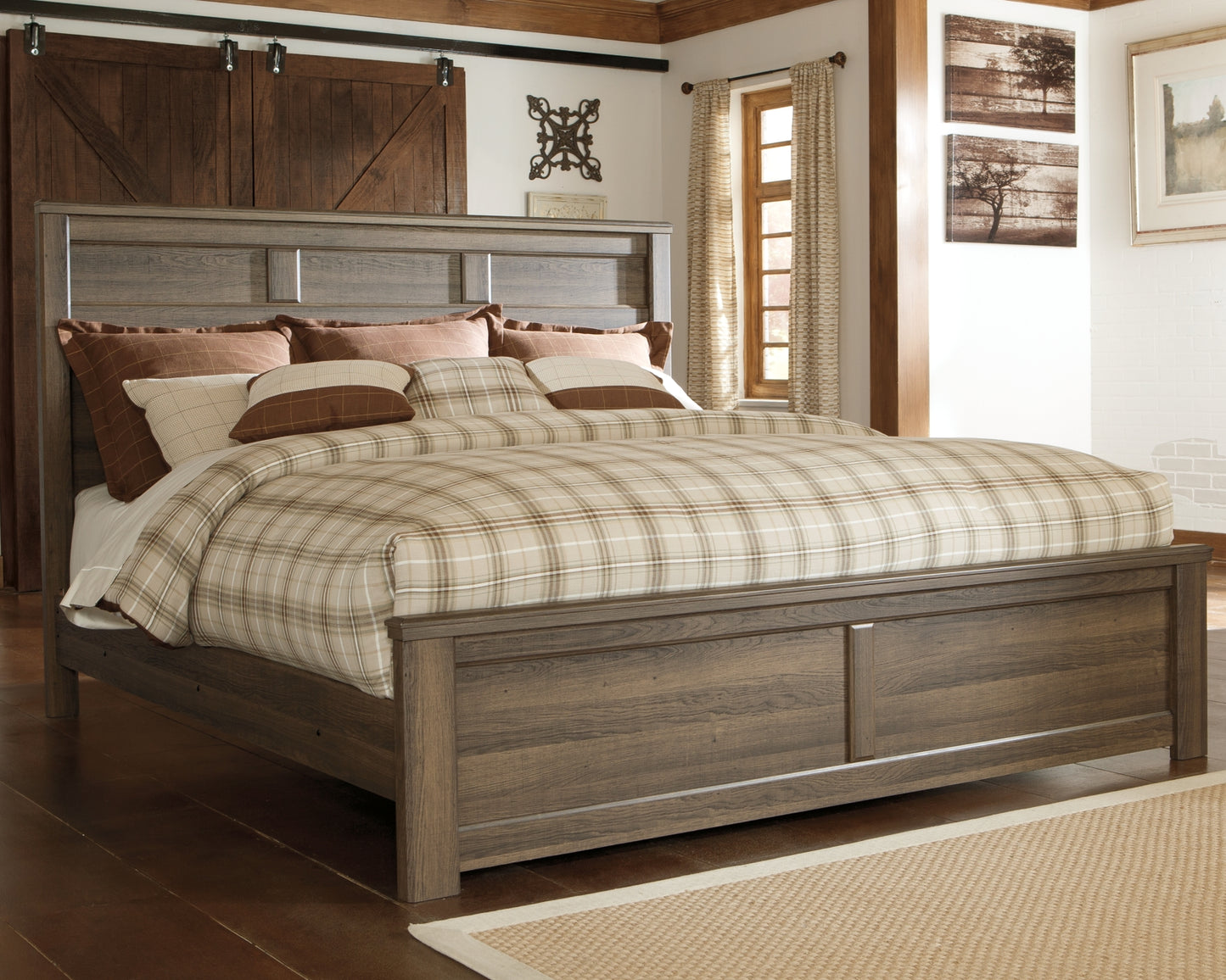 Juararo  Panel Bed